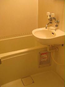 Bath. Happy to live alone bus ・ Restroom