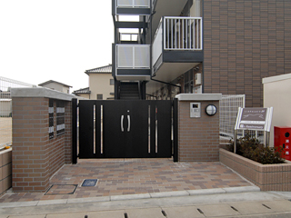 Entrance. Auto-lock gate