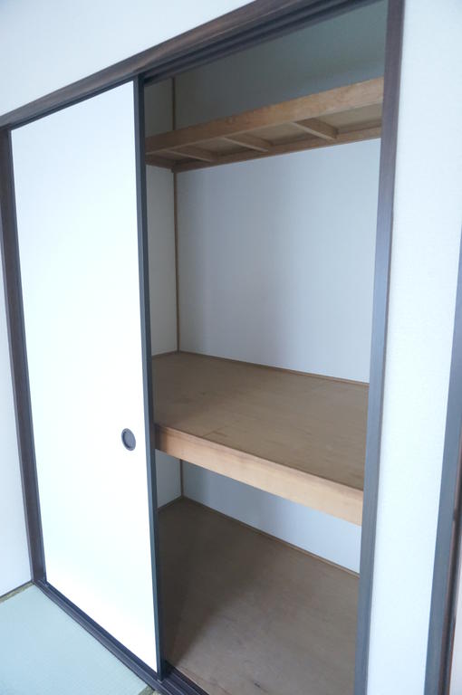 Receipt. Is a Japanese-style room of storage ☆  ☆