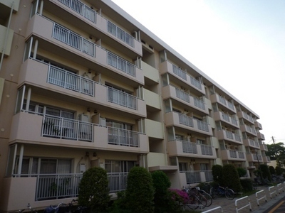 Building appearance. I recommend the property to those who want to reduce the initial cost