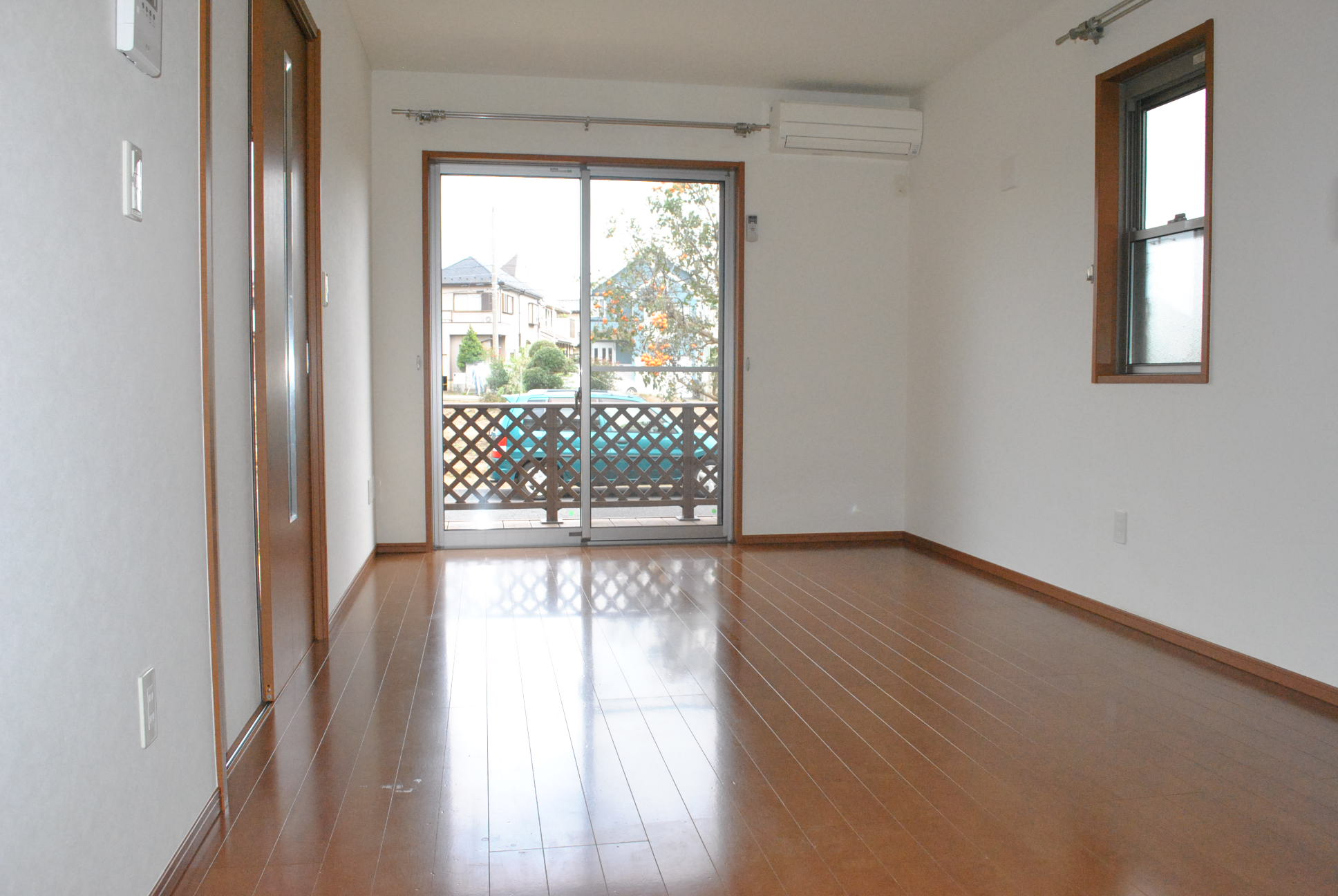 Living and room. LDK15 Pledge