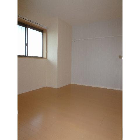 Living and room. There is also a window to the Western-style