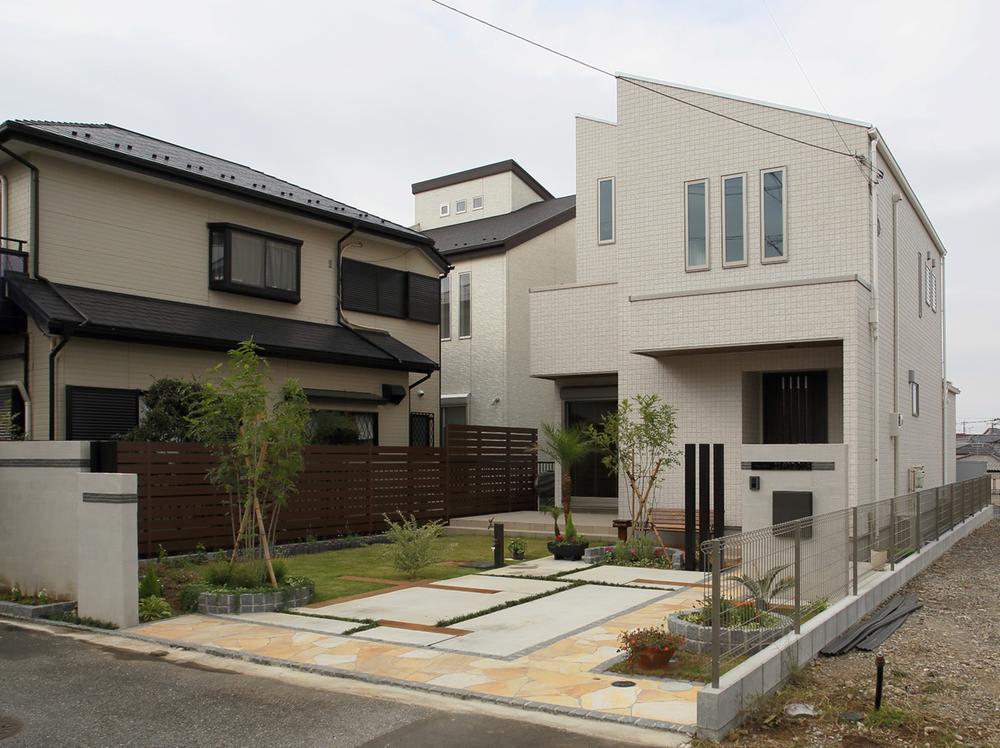 Building plan example (exterior photos).  [ Appearance example of construction photos ] The garden is important. And finished with a building that floating luxury. 