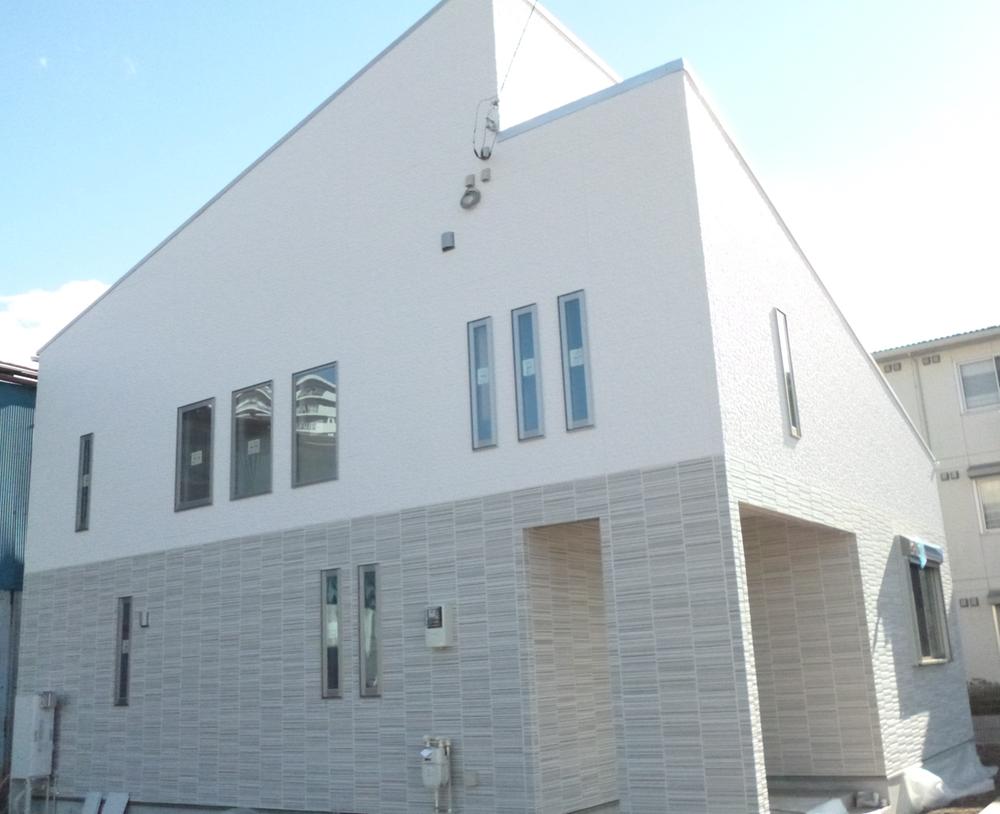 Building plan example (exterior photos).  [ Buildings (Photography) ]  There is a building under construction in local.  You can preview the building until mid-January. 