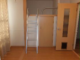 Receipt. Under the bed storage space of large capacity