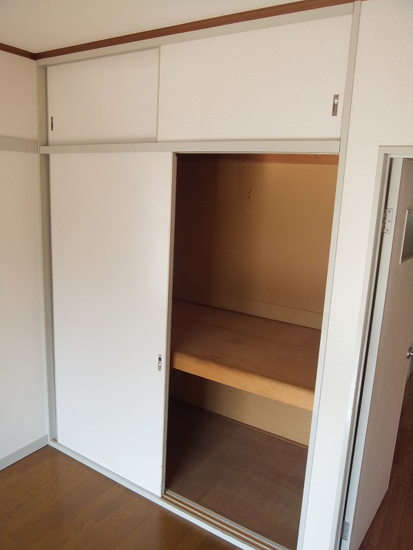 Receipt. Storage is located in each room