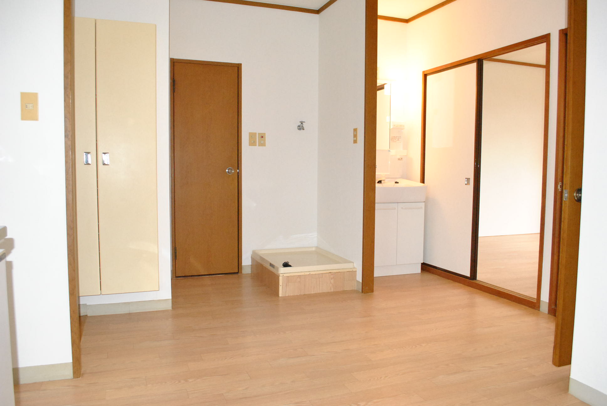 Living and room. DK ・ Wash