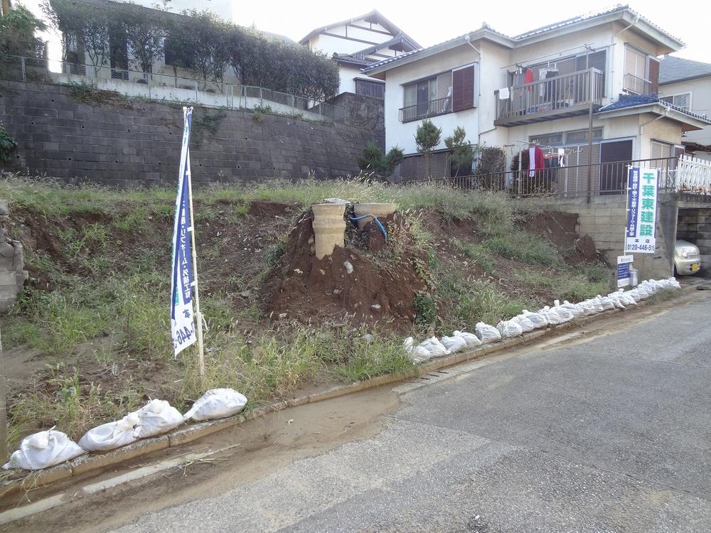 Local photos, including front road. Local (11 May 2013) Shooting