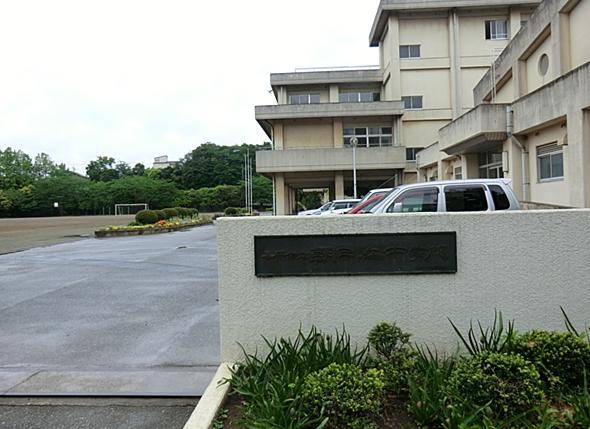 Junior high school. 1040m until Asahigaoka junior high school