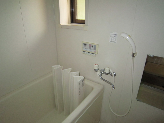 Bath. With reheating function