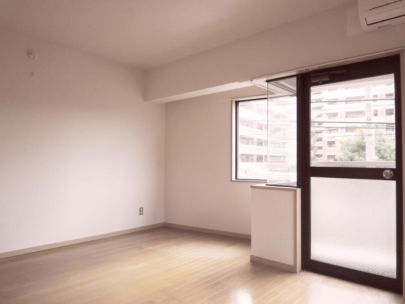 Other room space. Anything is a breadth that put such as sofas and furniture.