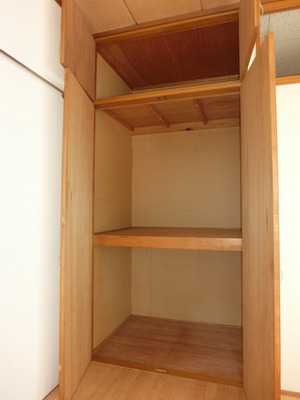 Receipt. Storage with depth