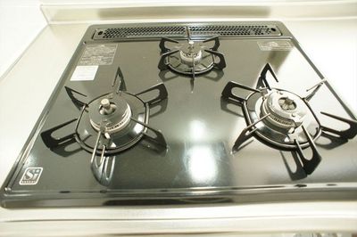 Other Equipment. A lot of food in 3-burner stove has is able to make at a time.