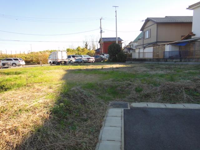 Local land photo. It will be built in a free design