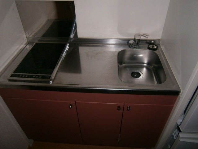 Kitchen. Two-burner stove