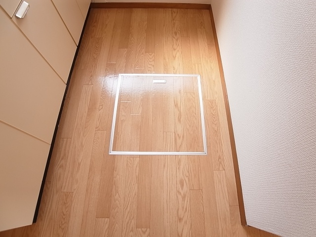 Other Equipment. You can under-floor storage. 