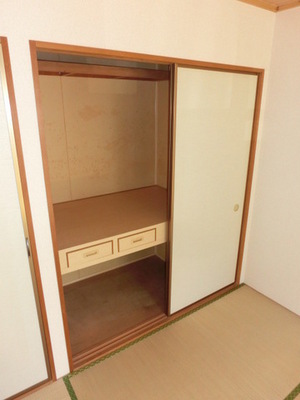 Receipt. Convenient storage space