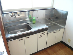 Kitchen. Windowed kitchen ventilation OK!