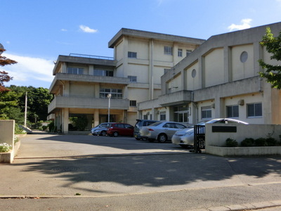 Junior high school. 340m until Asahigaoka junior high school (junior high school)