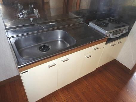 Kitchen. Kitchen space.