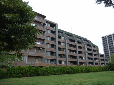 Building appearance. Makuhari a 20-minute walk from the train station