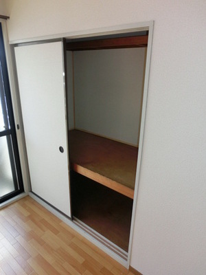 Receipt. Convenient storage space