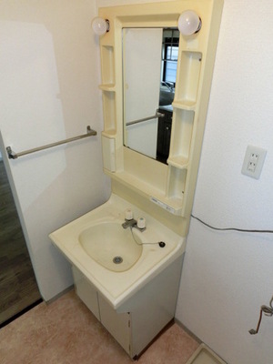 Washroom. Convenient independent wash basin in the morning of preparation