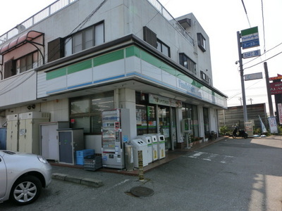 Convenience store. 290m to Family Mart (convenience store)