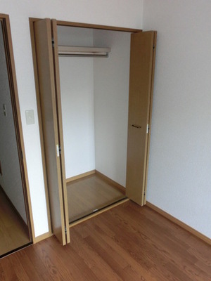 Receipt. Convenient storage space (same type)