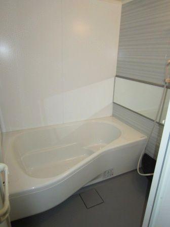 Bath. In a wide bathroom is fashionable large mirror ・ ・ ・