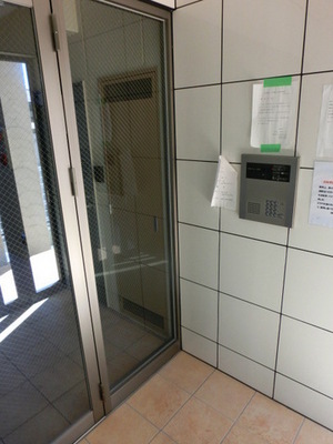 Entrance. Auto-lock equipped