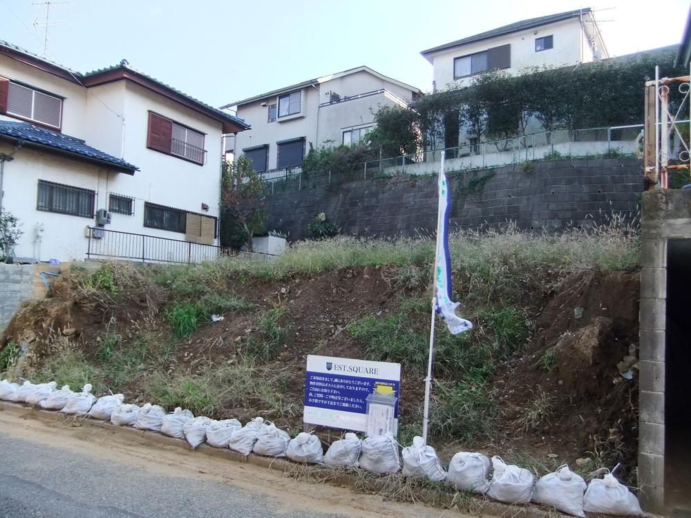 Local land photo. No construction conditions! You can architecture in your favorite house maker. 