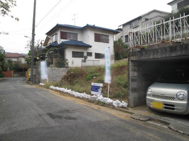 Local photos, including front road. Parking is also facing the breeze spacious road. 