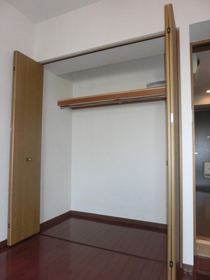 Receipt. Spacious storage