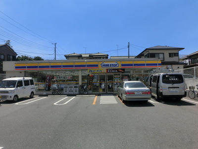 Convenience store. MINISTOP up (convenience store) 550m