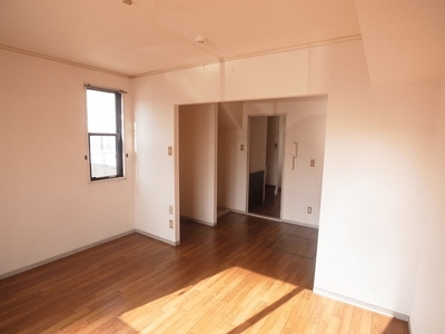 Living and room. The first floor living-dining part of. It is two-sided lighting of the corner room unique.