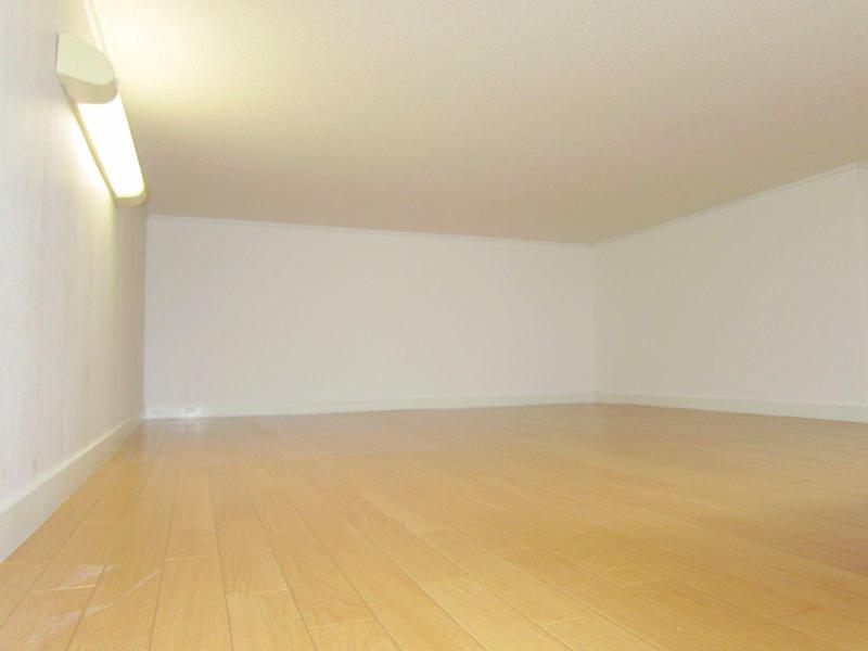 Other room space. Also there is also a spacious 4 quire loft