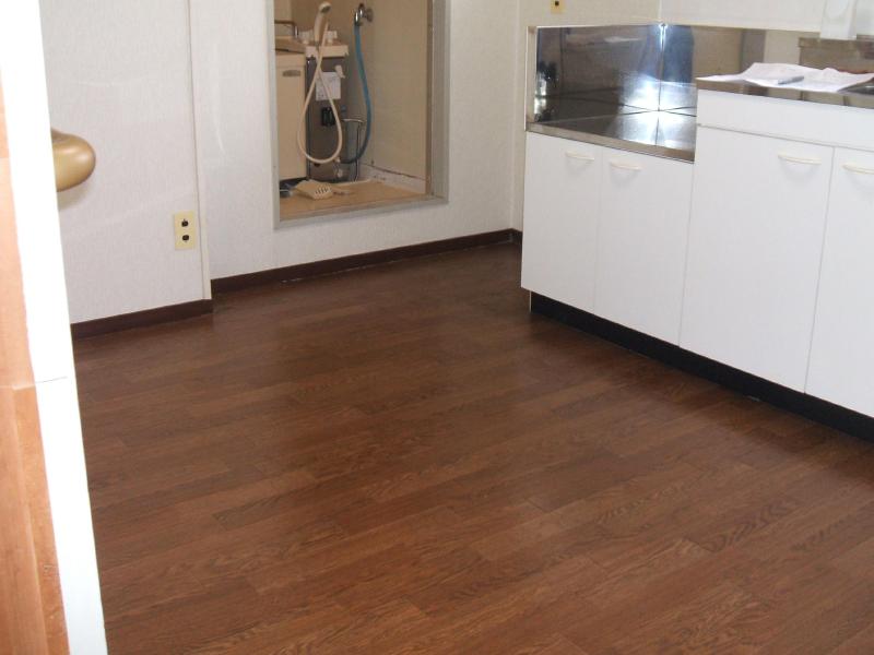 Living and room. Spread is also a dining! Cooking space spacious