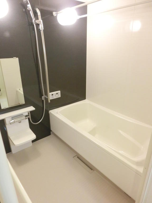 Bath. Hitotsubo bath