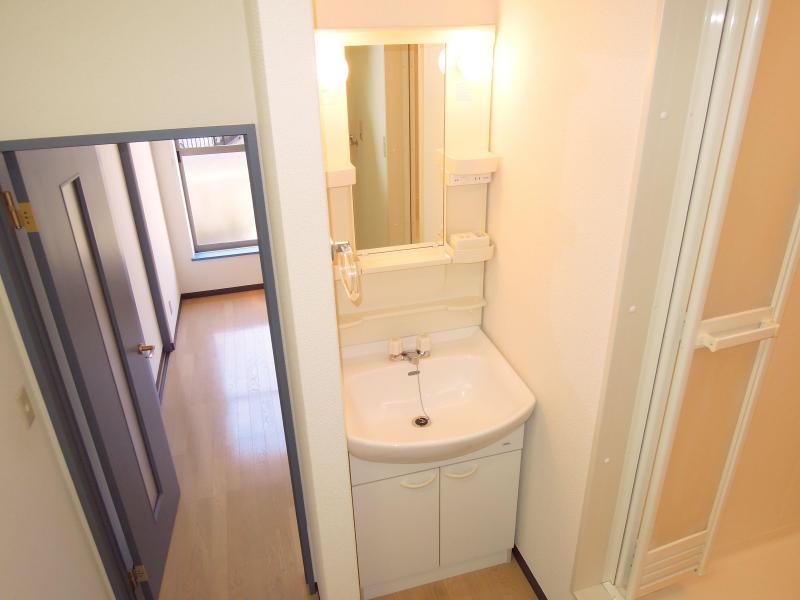 Washroom. It will also be independently washbasin a Ease of morning preparation