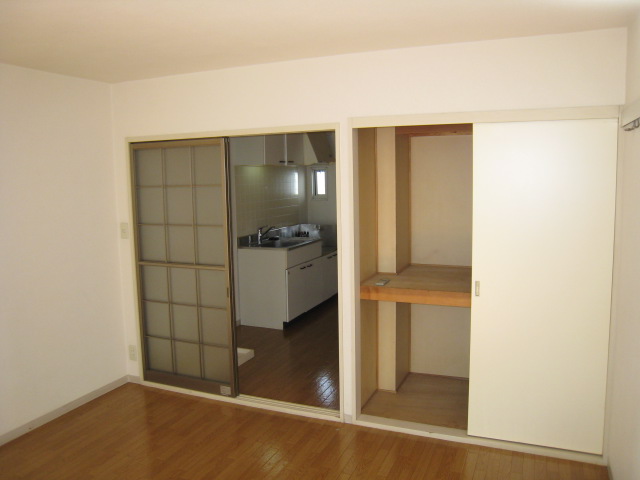 Receipt. Storage with depth