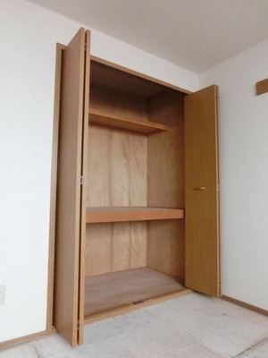 Receipt. Closet equipped