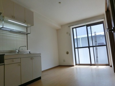 Living and room. DK6.7 Pledge