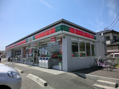 Convenience store. 330m until Thanksgiving (convenience store)