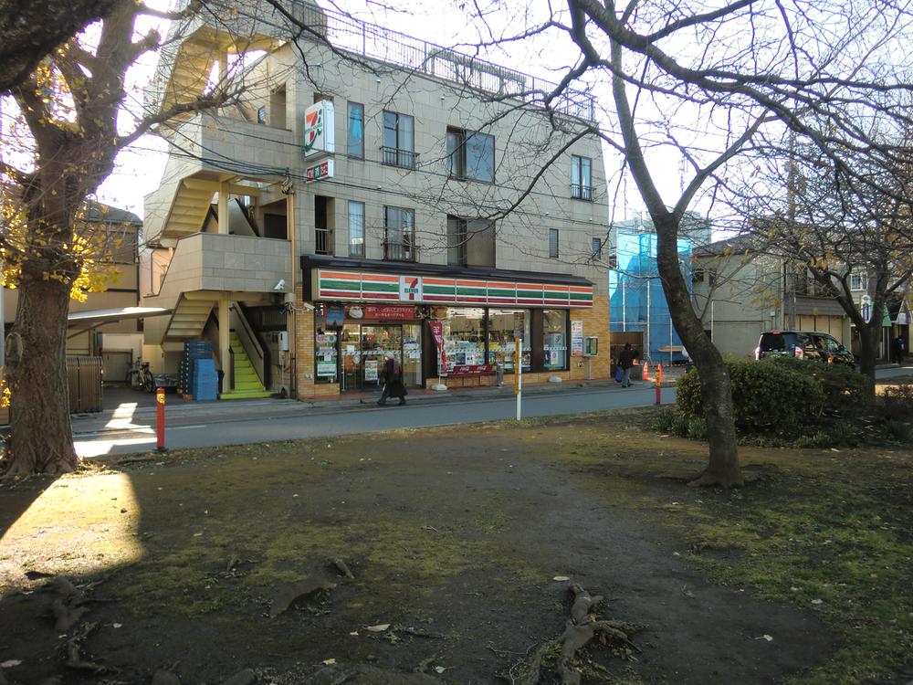 Convenience store. seven Eleven