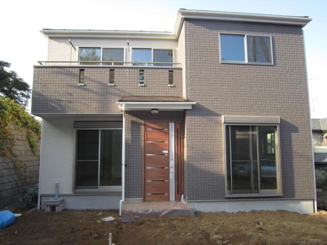 Building plan example (exterior photos). Building plan example