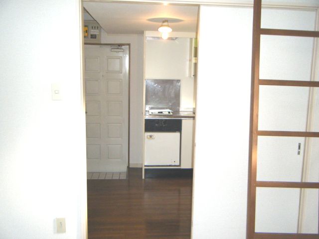 Living and room. This entrance kitchen seen from the living room.
