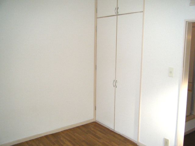 Living and room. It is housed part.