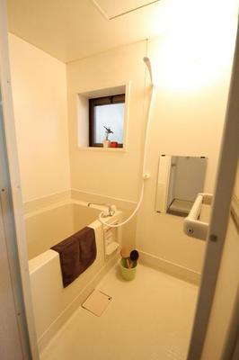 Bath. There is a window in the bathroom, Bright impression "