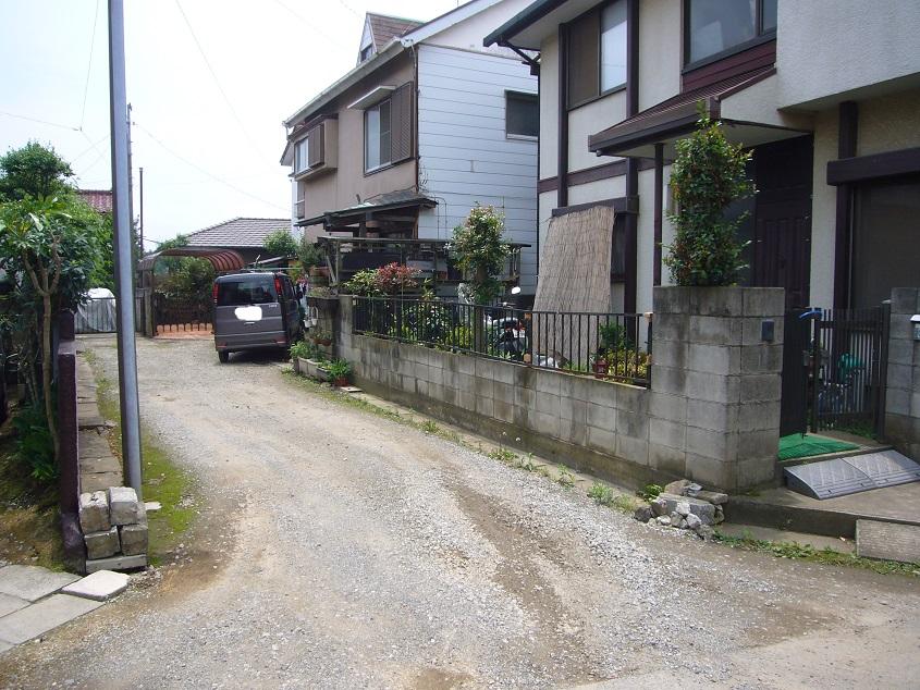 Local photos, including front road. Local photo as seen from the east side agreement road (2013 December shooting)